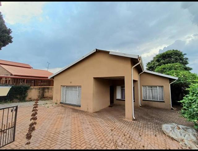 4 BEDROOM HOUSE FOR SALE IN LAUDIUM